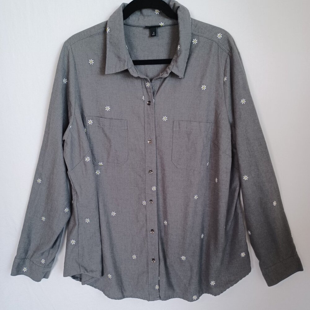 Torrid Shirt Daisy Embroidered Button Front Gray Cotton Taylor Womens 2X - Picture 6 of 12